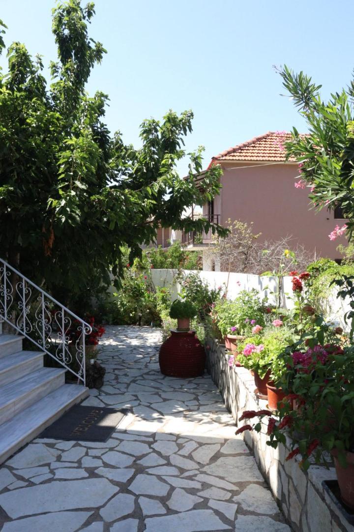 Kondilw Rooms Kalamítsi Exterior foto