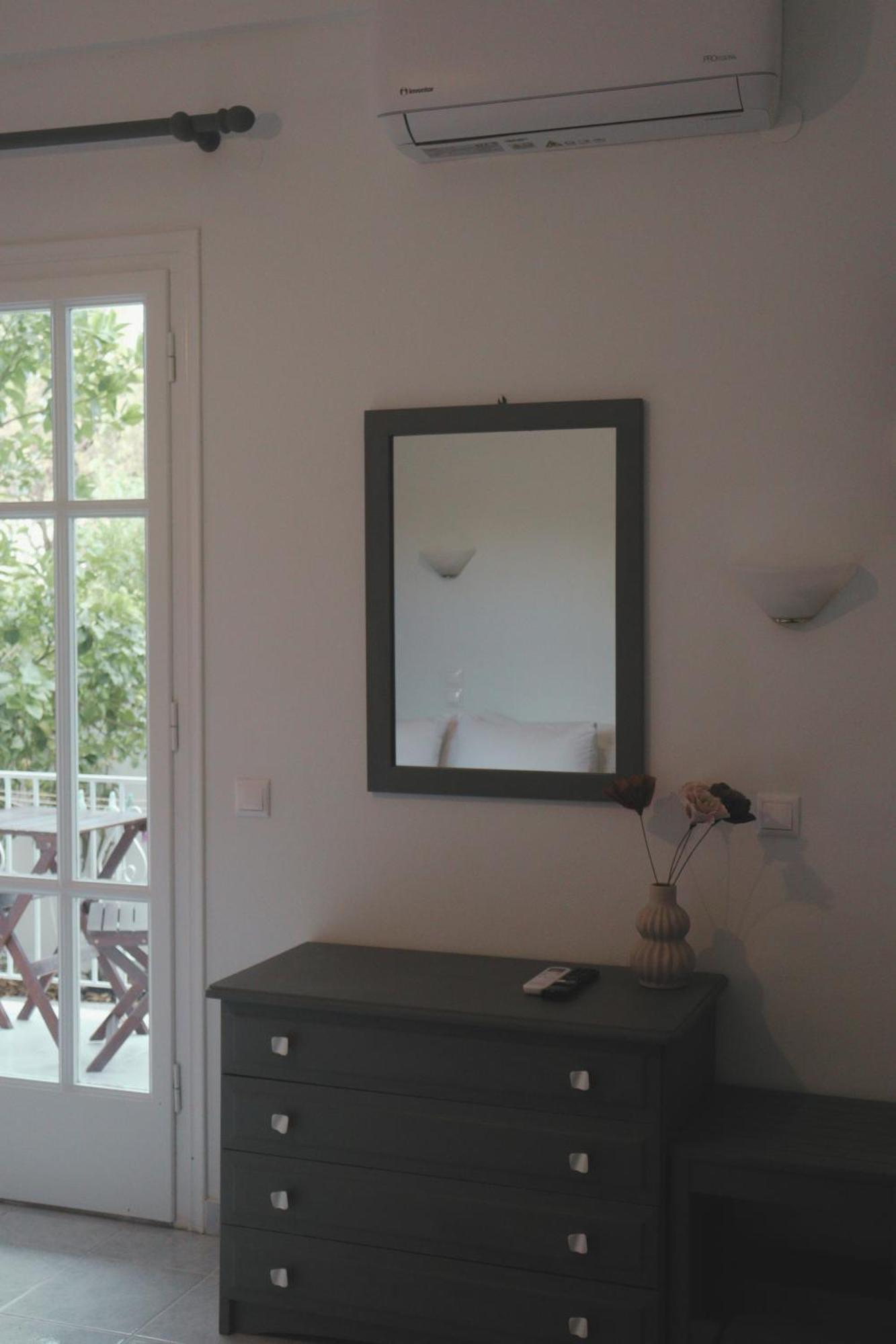 Kondilw Rooms Kalamítsi Exterior foto