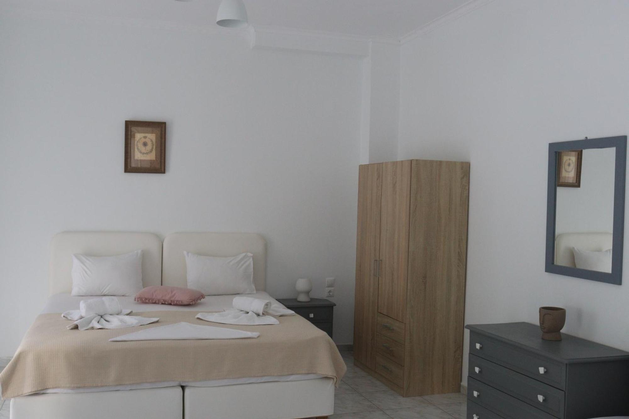 Kondilw Rooms Kalamítsi Exterior foto