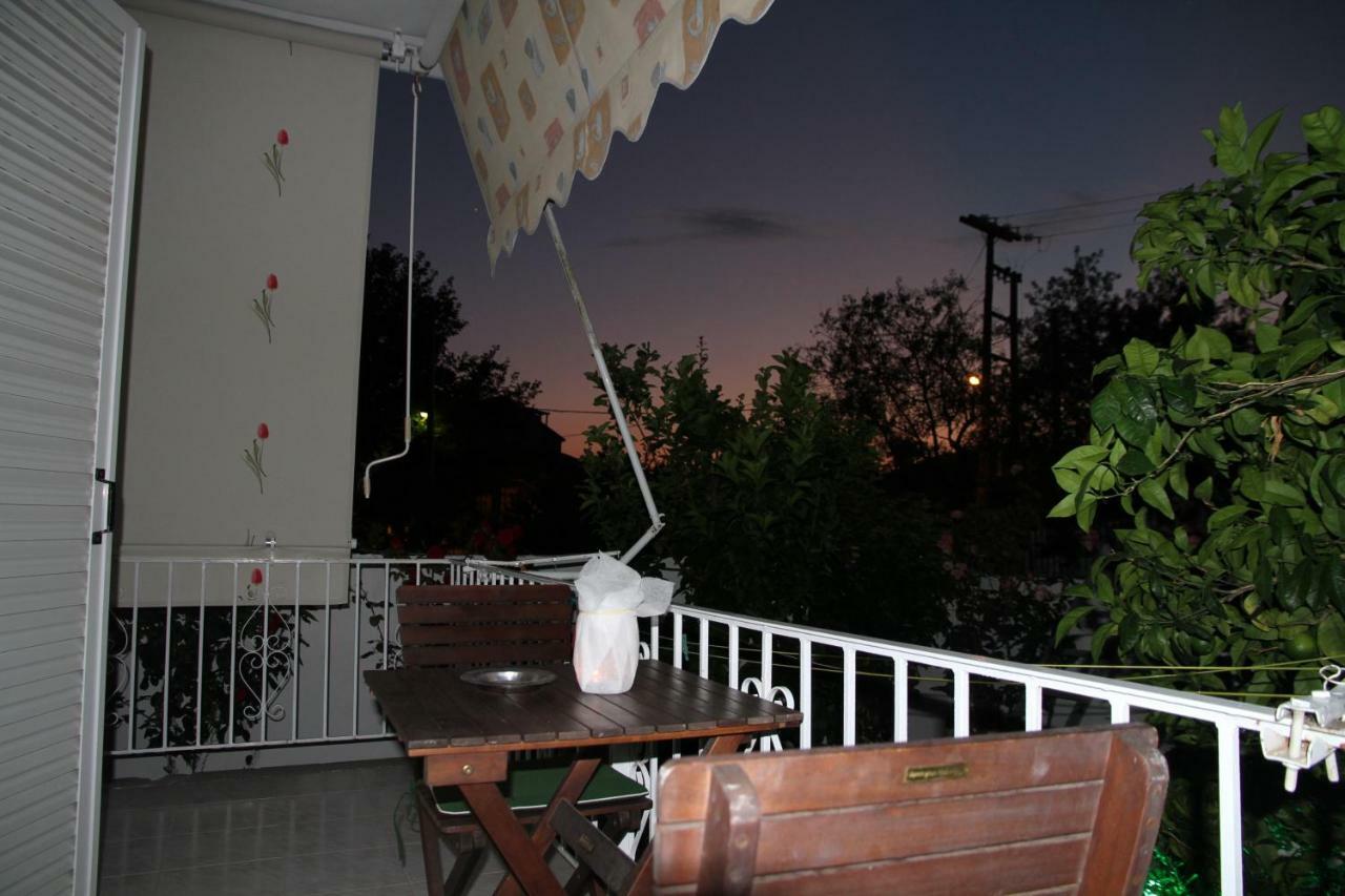 Kondilw Rooms Kalamítsi Exterior foto