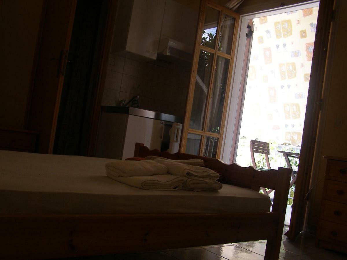 Kondilw Rooms Kalamítsi Exterior foto